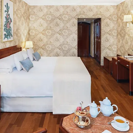 Starhotels Du Parc 4* بارما